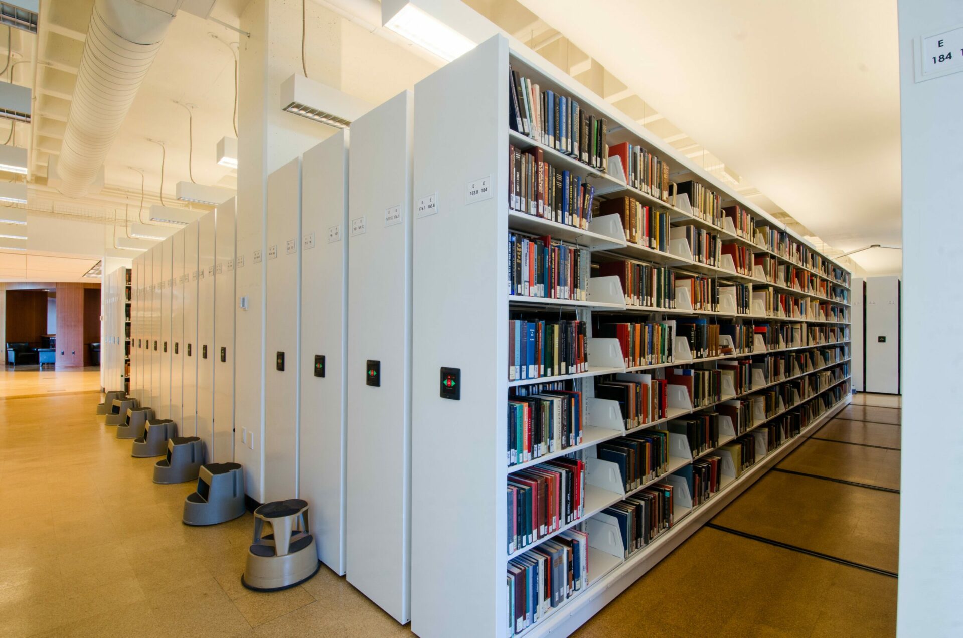 Powered Mobile Storage System University Book Storage Spacesaver