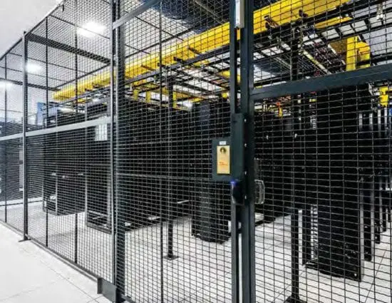 Drivers-Cage-with-Shelving-Layout-550x425