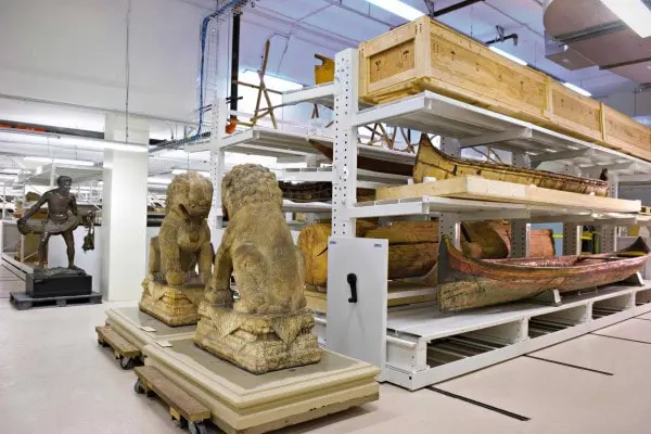 Modular storage system for paintings and museum reserves - Groupe SOMR