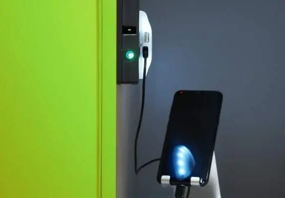usb-charging-smart-locker-575x400