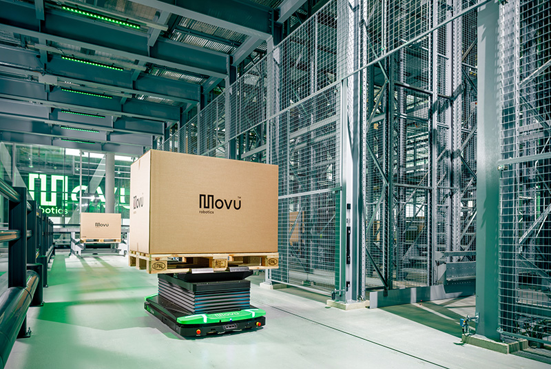 movu-ifollow-amr-automated-warehouse-vehicle-transporting-box