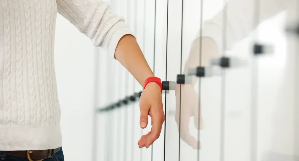 First Responders’ Essential: Smart Lockers for Quick Access 1 Smart Lockers for Quick Access