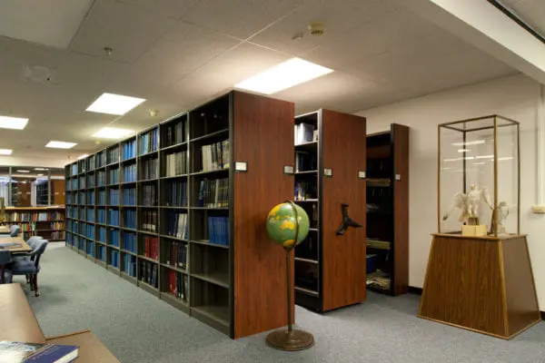 Library Storage Solutions 15 gallery library publicaccessmobile 4 600x400 1