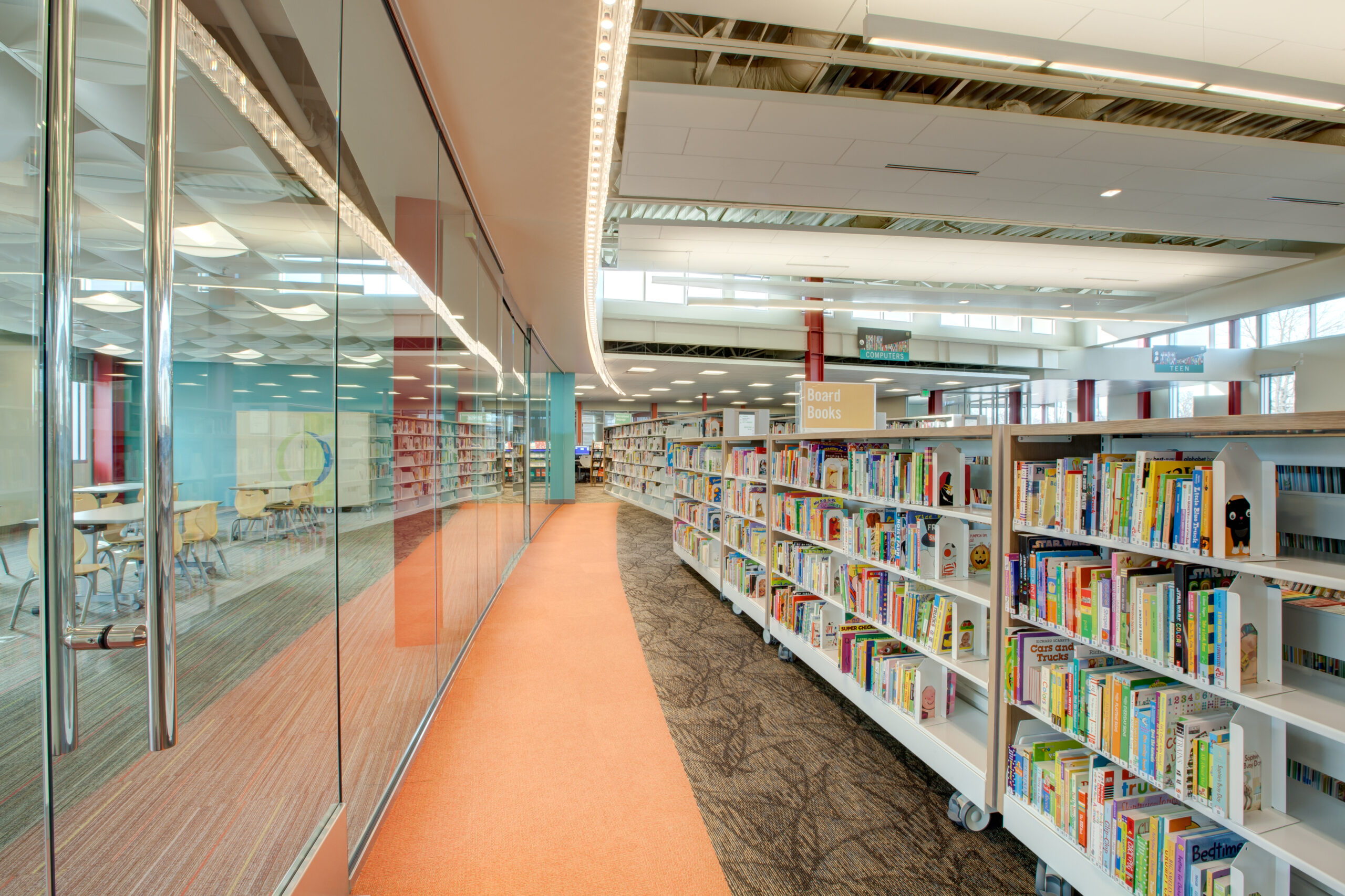 Flexible Shelving Solutions for Public Libraries scaled