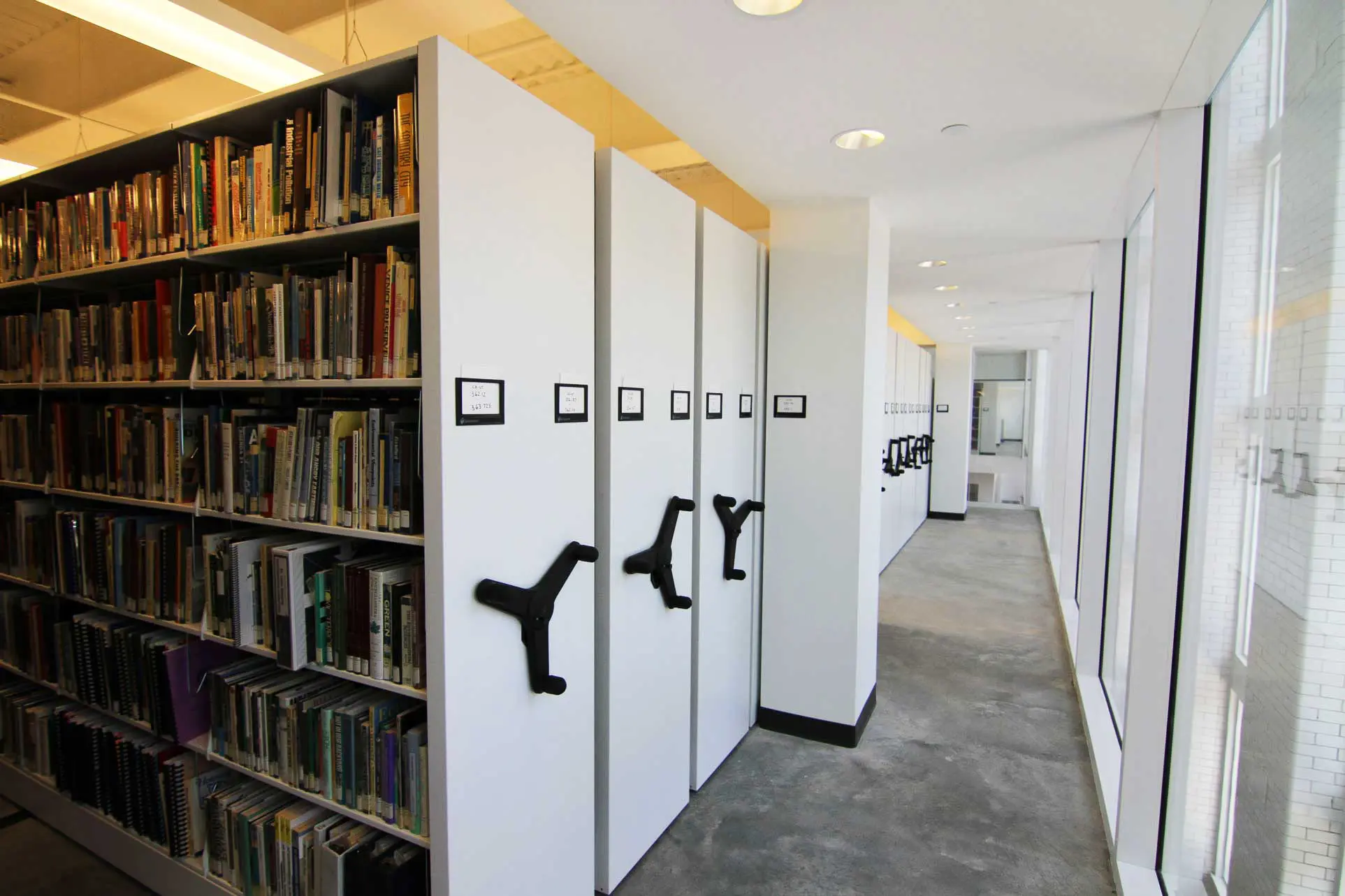 Library Storage Solutions 17 gallery librarymobile 2 2