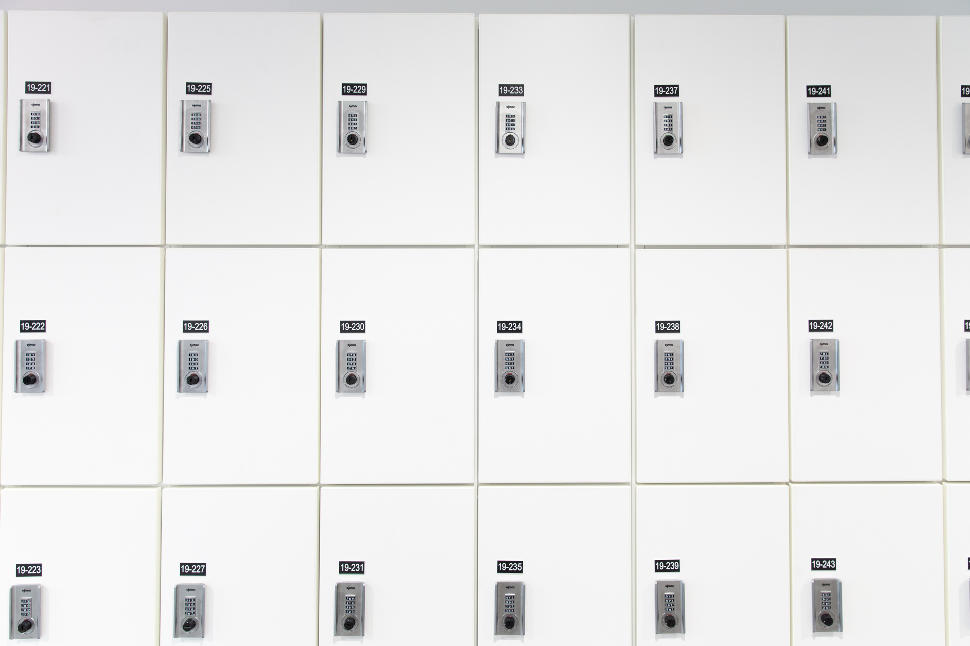 Employee Lockers 24 Day Use Locker Secure Office Storage 1