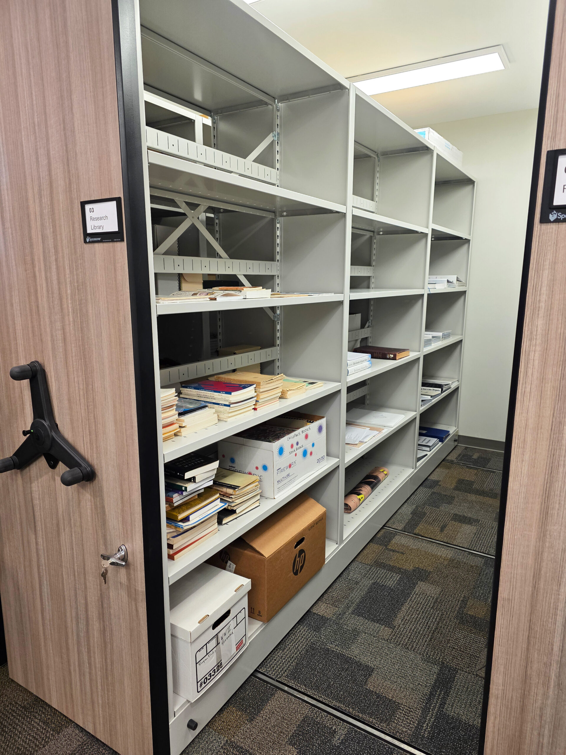 4-Post FreeSpan Shelving on Mechanical Assist